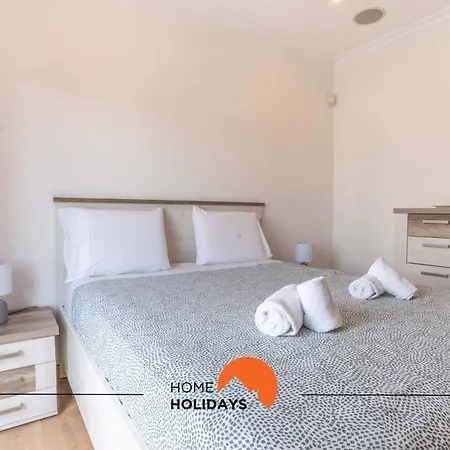 #104 Fanichi Flat By Holidays Apartment *