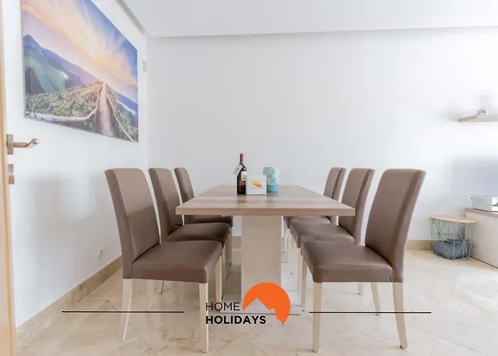 #104 Fanichi Flat By Holidays