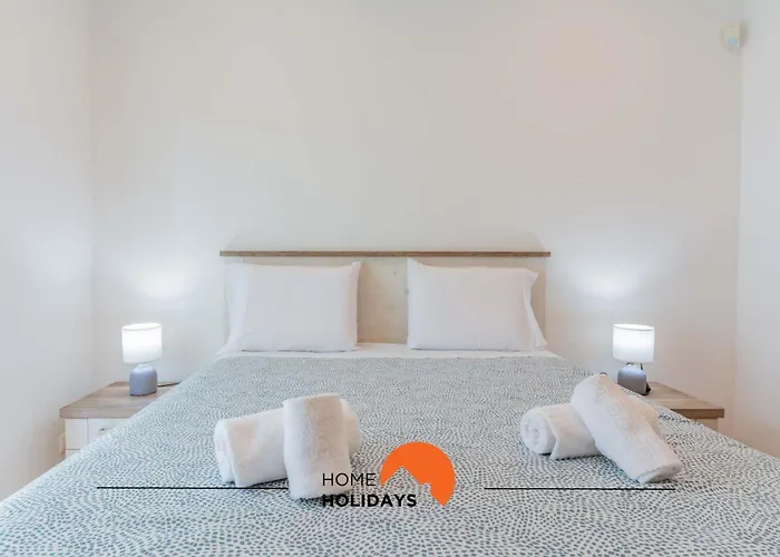 #104 Fanichi Flat By Holidays Apartment