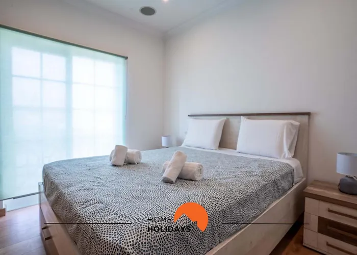 #104 Fanichi Flat By Holidays Apartment